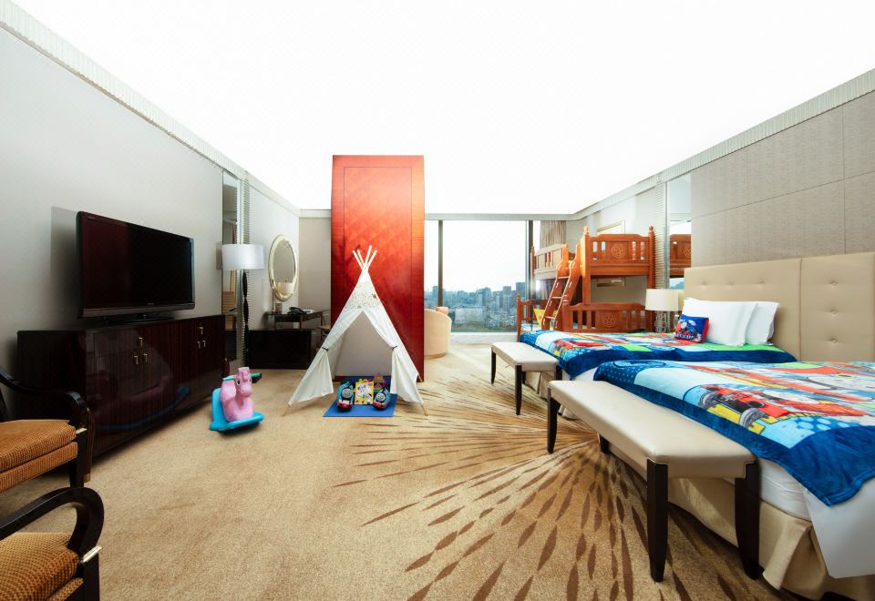 至尊亲子湖景房