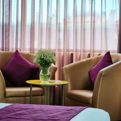 精緻套房帶陽台 芽莊V酒店優惠