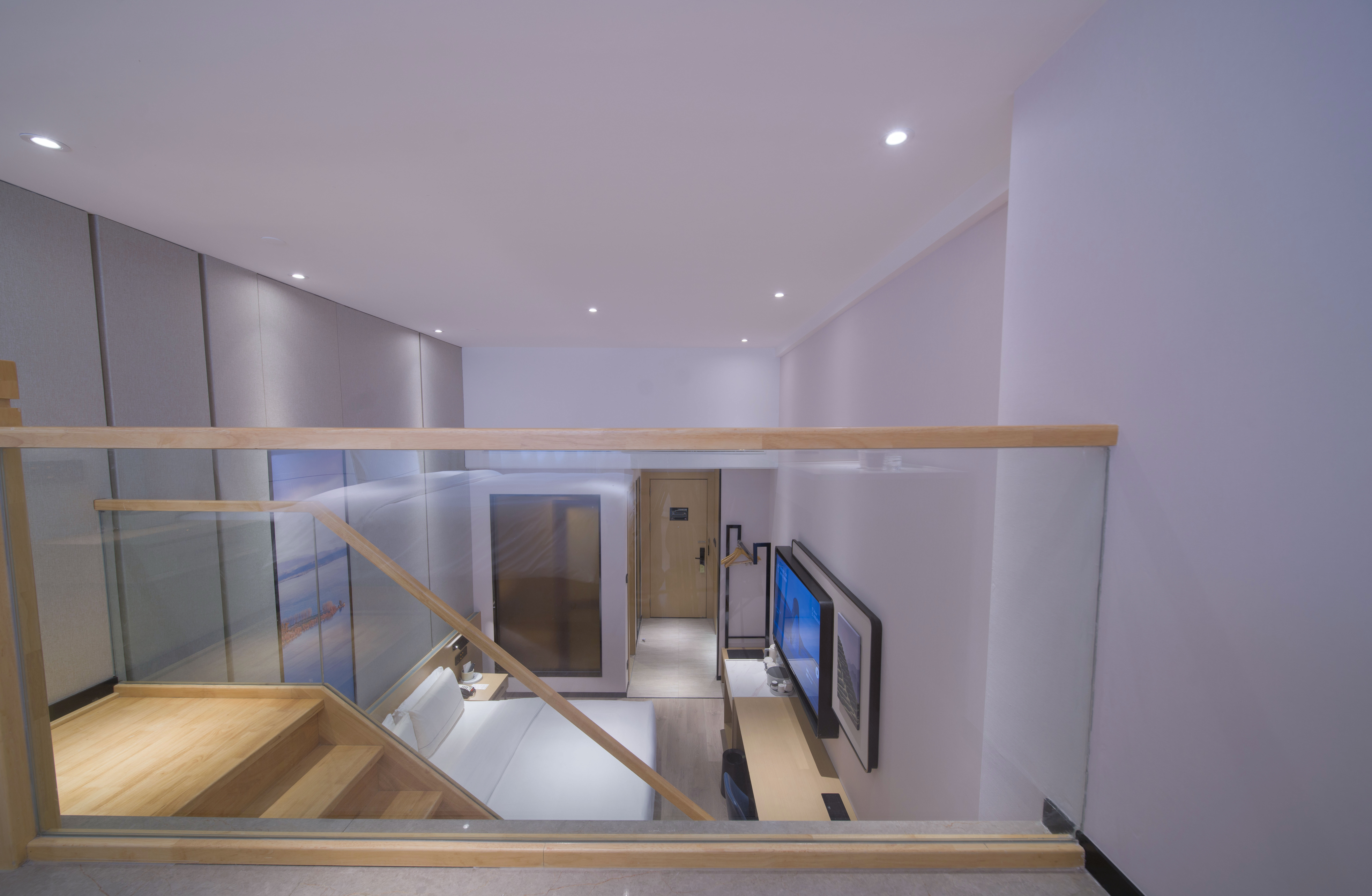 尊享复式家庭房（65寸4K投屏+裸棉床品+深睡枕Pro）