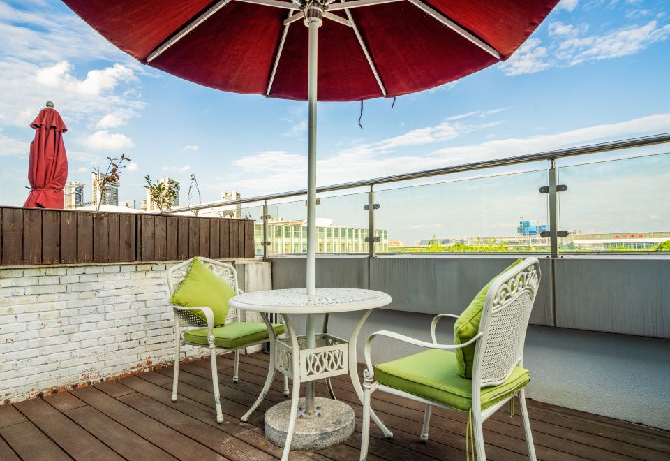 湖景露臺大床房