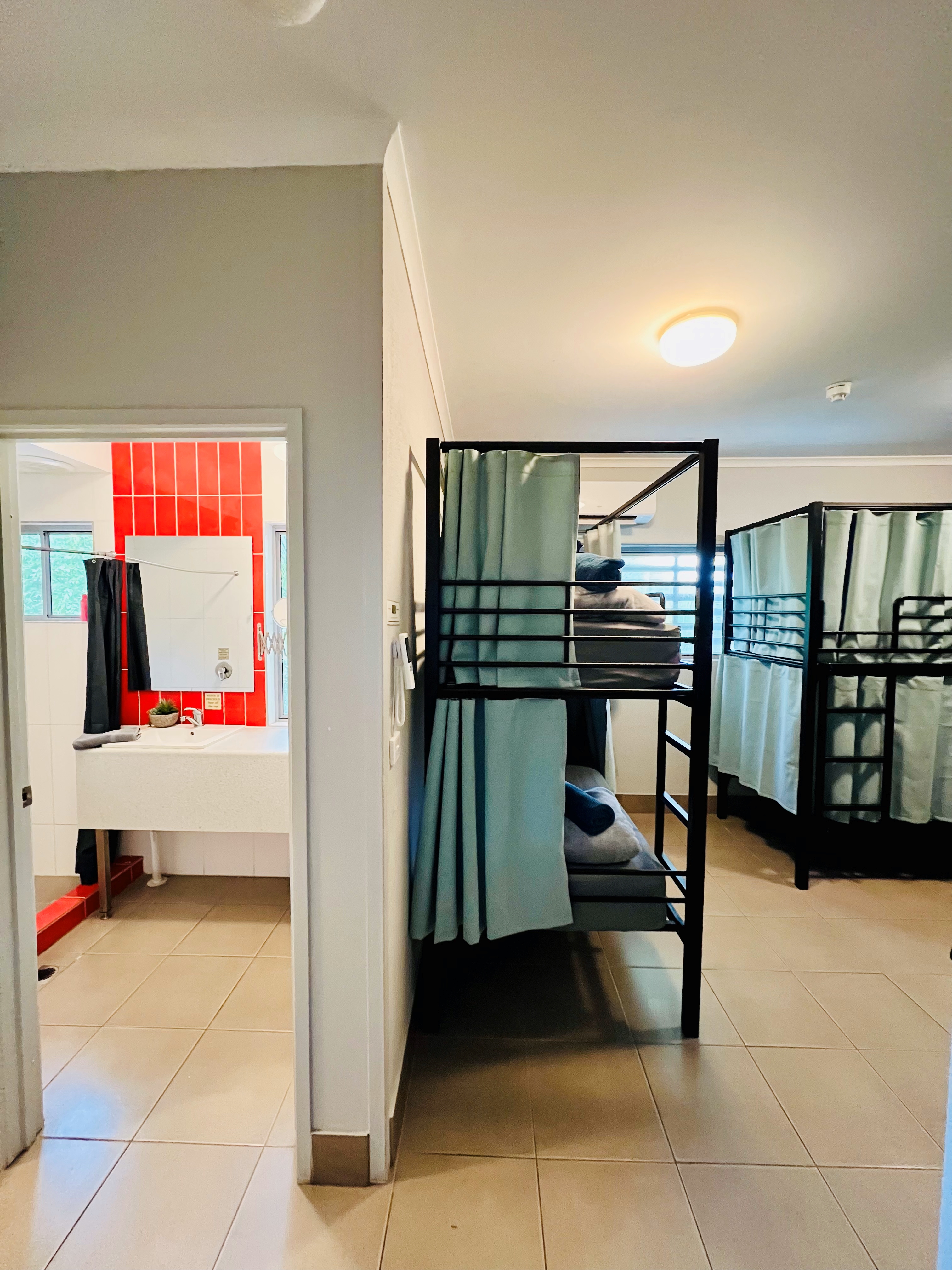 6床私人女生房带连通浴室