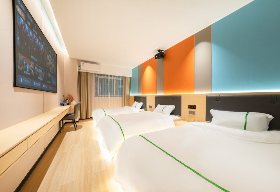 商务三床影音房