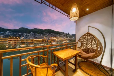 Phoenix Yuanshe Riverview Homestay (Phoenix Scenic Area Nanhua Branch) Ξενοδοχεία στην πόλη 