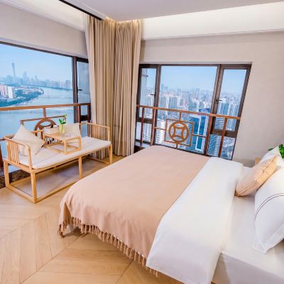 270°江景輕奢大床房（落地飄窗+珠江夜景）冬 御江苑維福頓公寓（廣州北京路海珠廣場地鐵站店）優惠