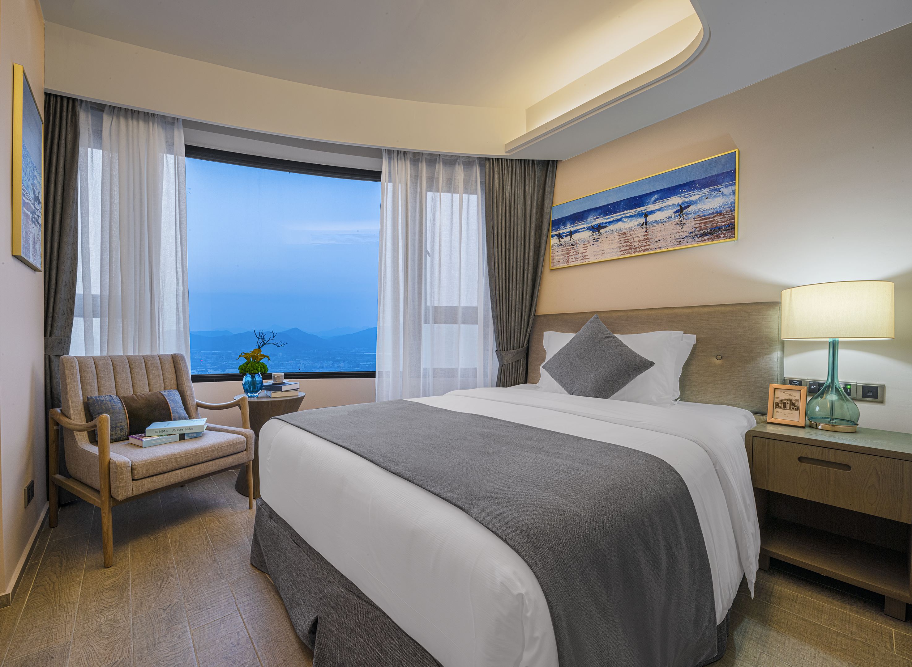 双月豪华双卧海景套房