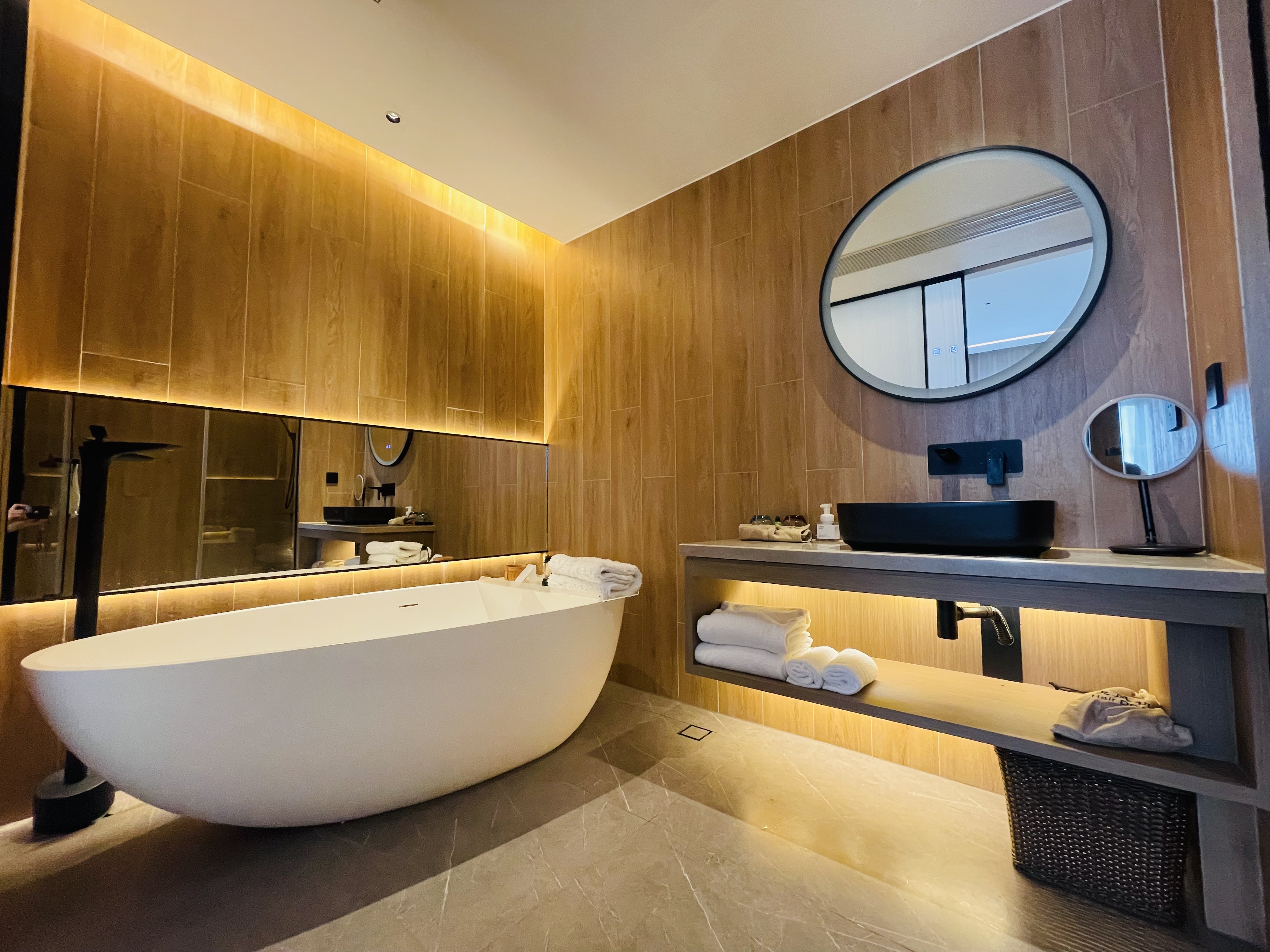 龙山一号·浴缸观景套房（深泡浴缸+静谧空间）