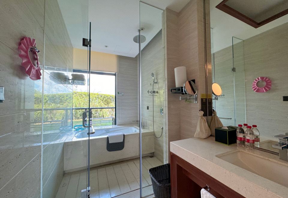 Narada Qiandao Lake ResortGarden View Twin Family Room High Low Bed