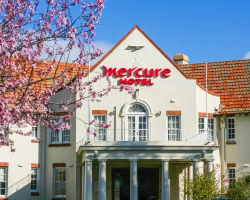 Mercure Canberra Hotels in Braddon