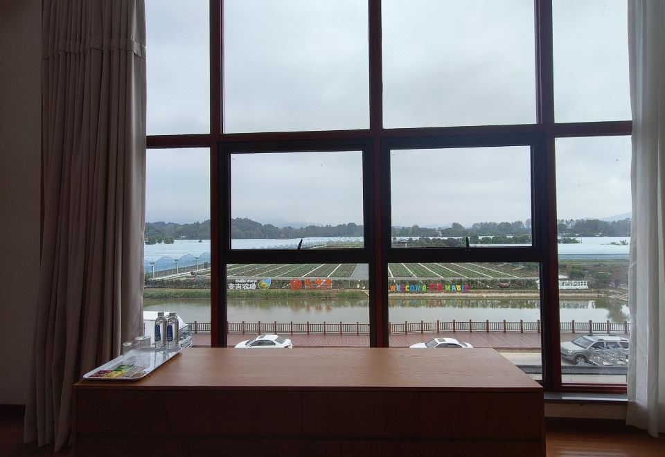 Guestroom - Mountain-View