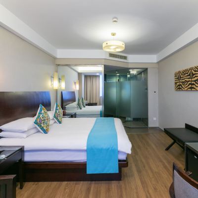 四季都市大床房（廣闊視野＋高層城景） 紹興君亭飯店（柯橋古鎮輕紡城北市場店）優惠