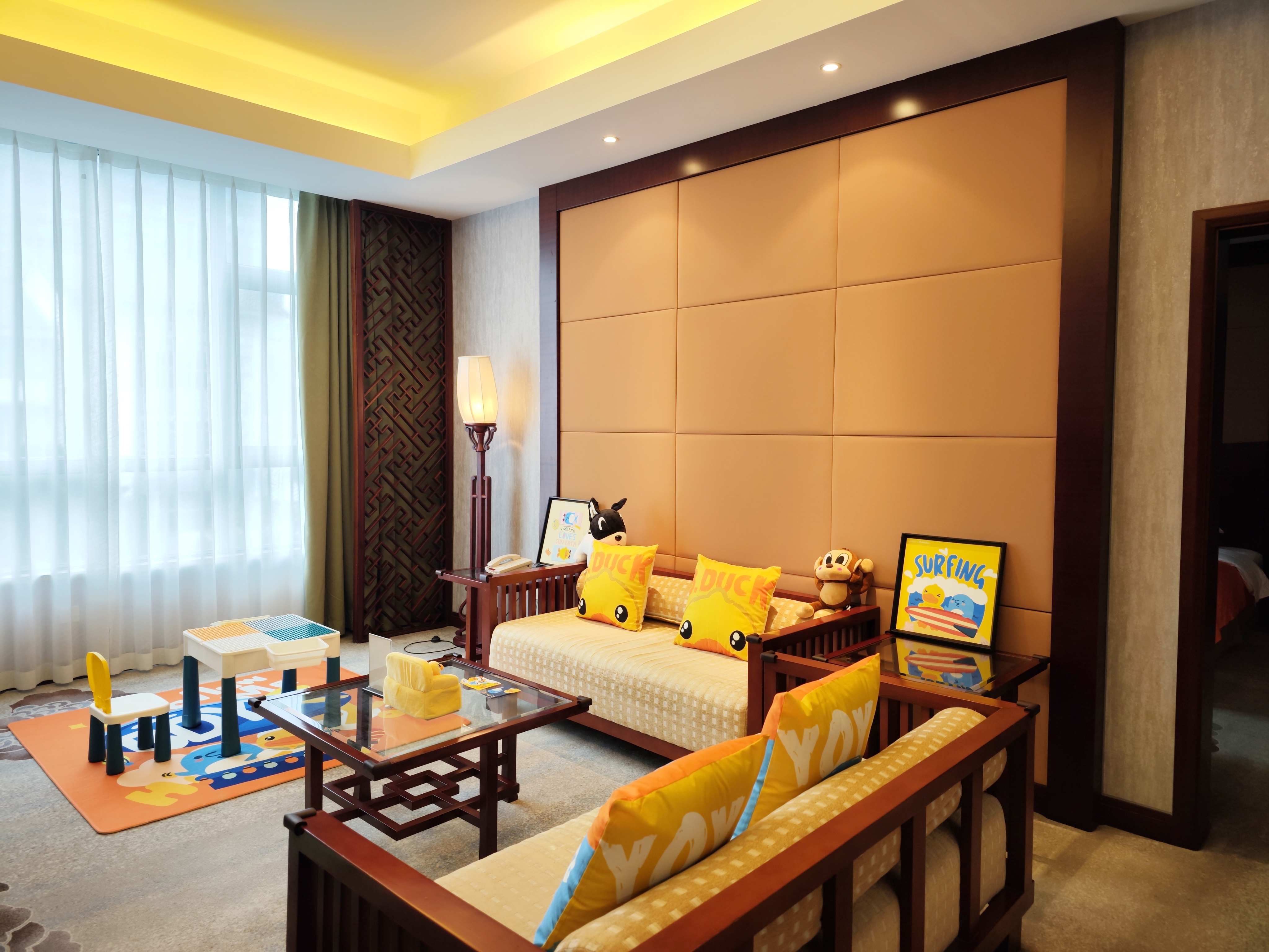小黄鸭亲子主题房