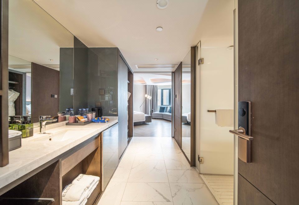 IMPERIAL TRADERS ELONG HOTELGrand Queen Room