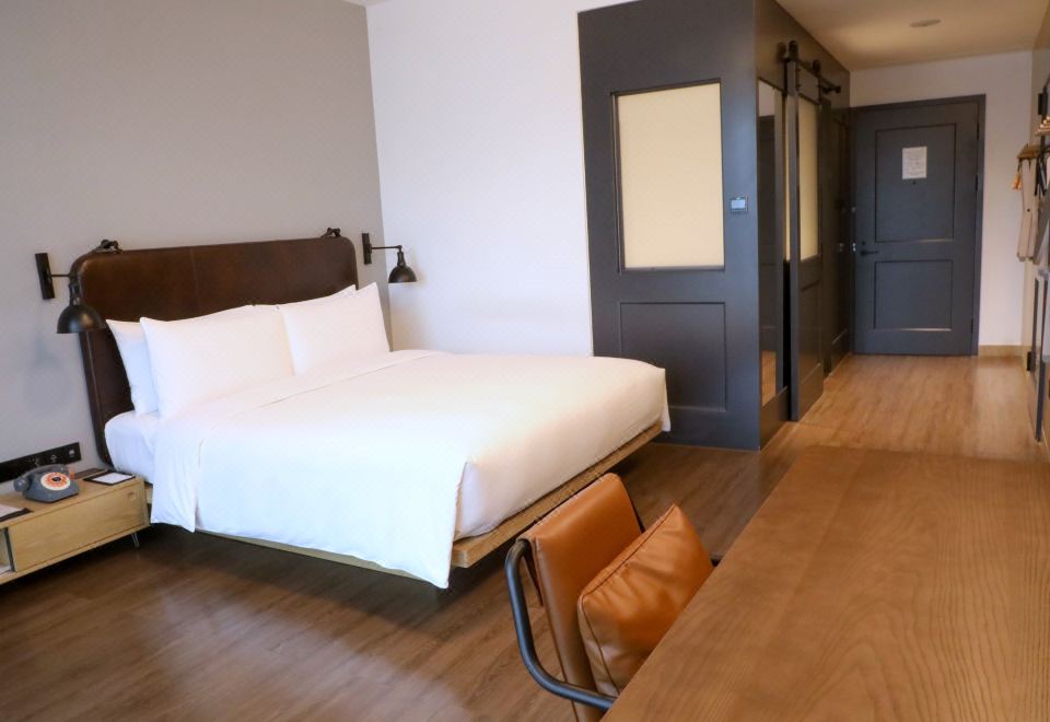 Moxy Shenzhen North StationSelected King Bed Room