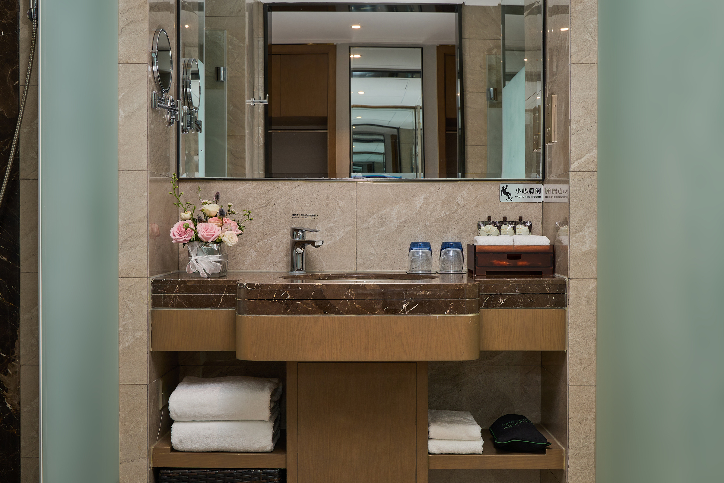 Arula·欢聚家庭房（可投屏液晶电视）