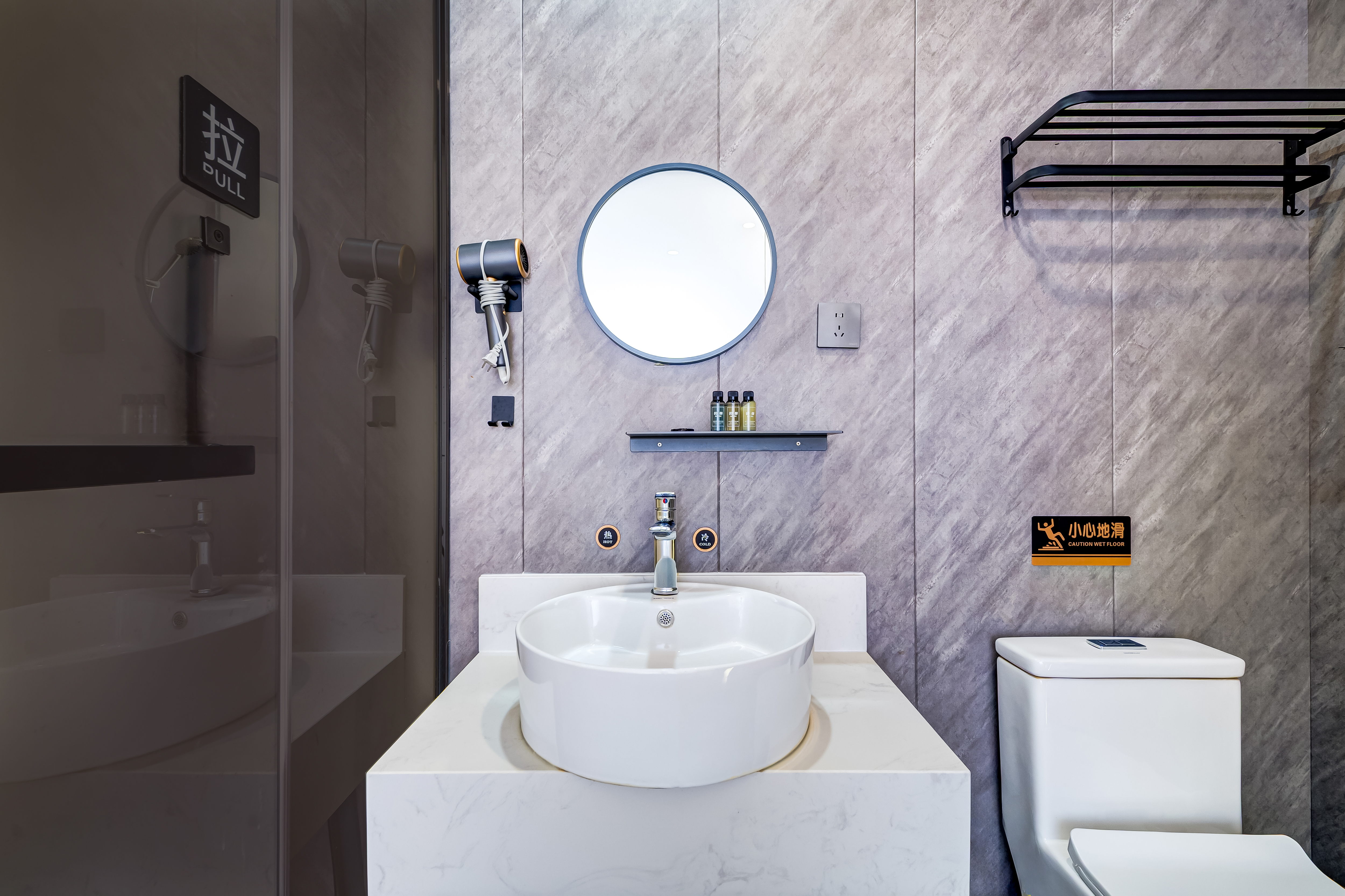 特惠?觀影大床房（乳膠床墊+星球枕）