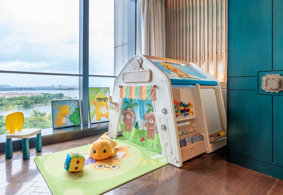 奶龙亲子主题湖景套房