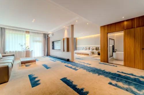 Lin Cheng Mountain View Hotel