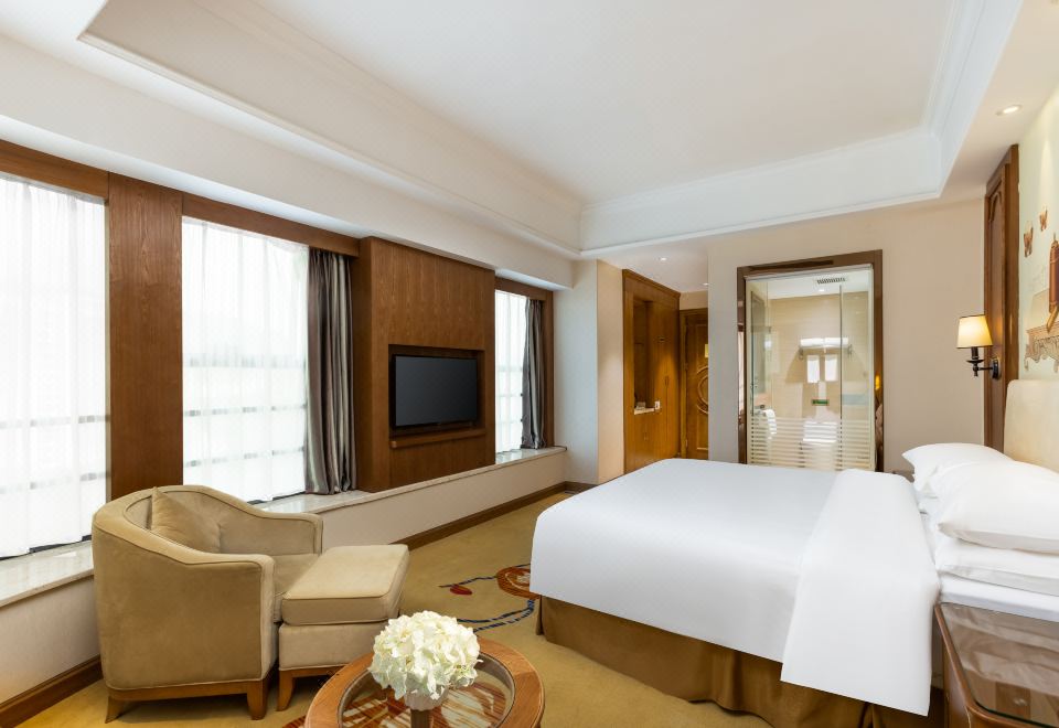 商务大床房?全景大飘窗