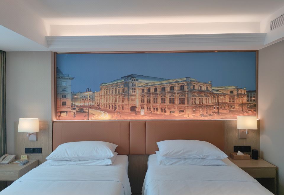 豪华双床房（现代简约空间+智能声控）