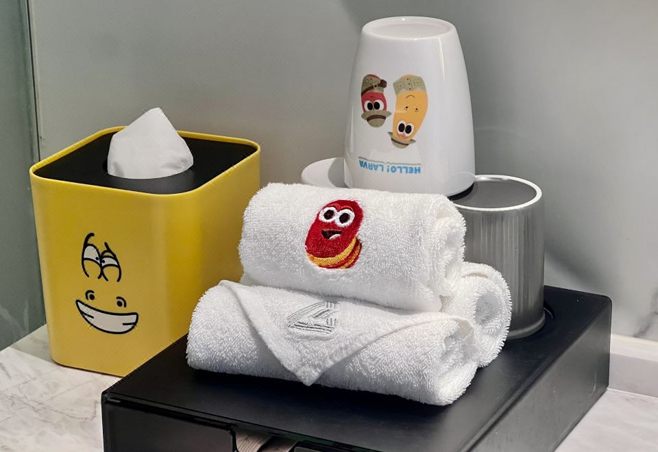 爆笑蟲親子大床房（航空主題打卡+智能客控+迷你吧）