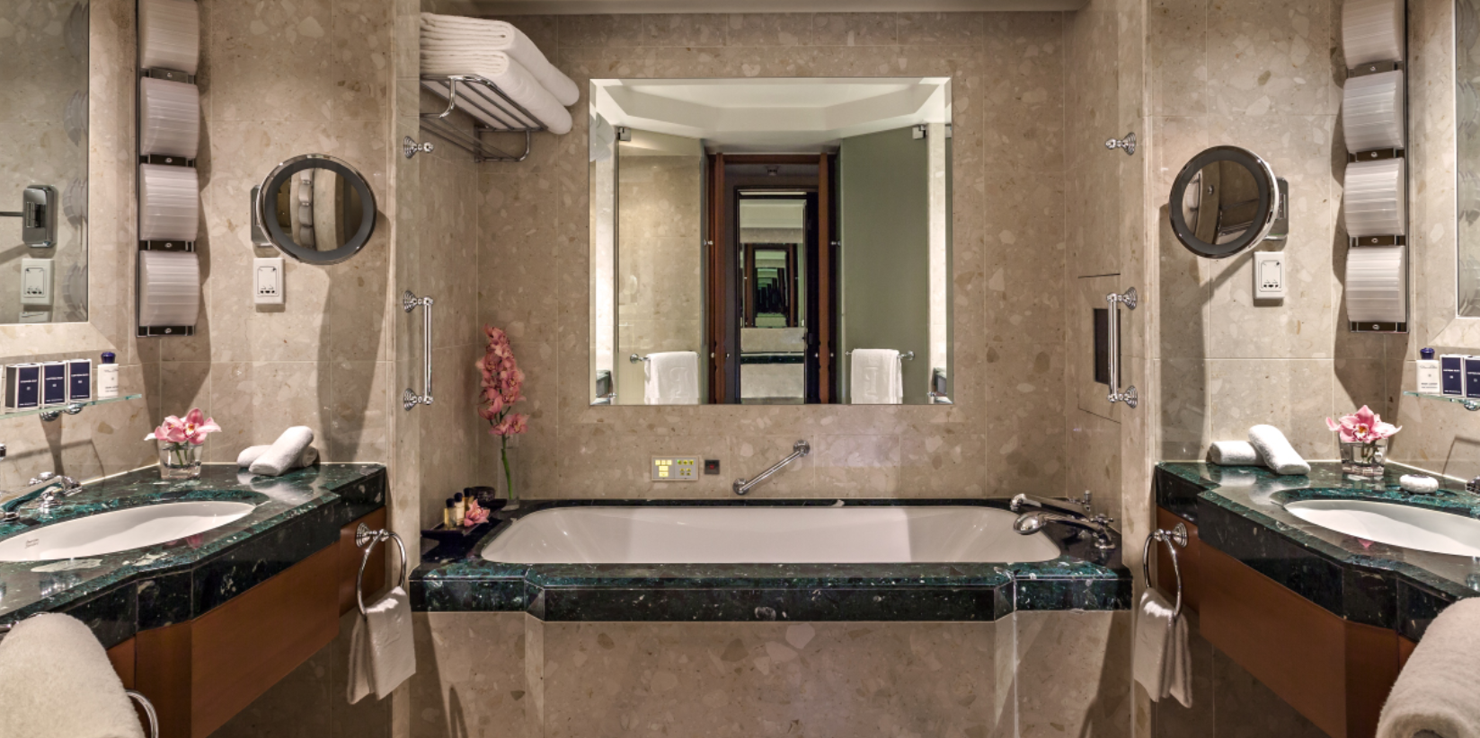 The Peninsula BangkokGrand Deluxe Room