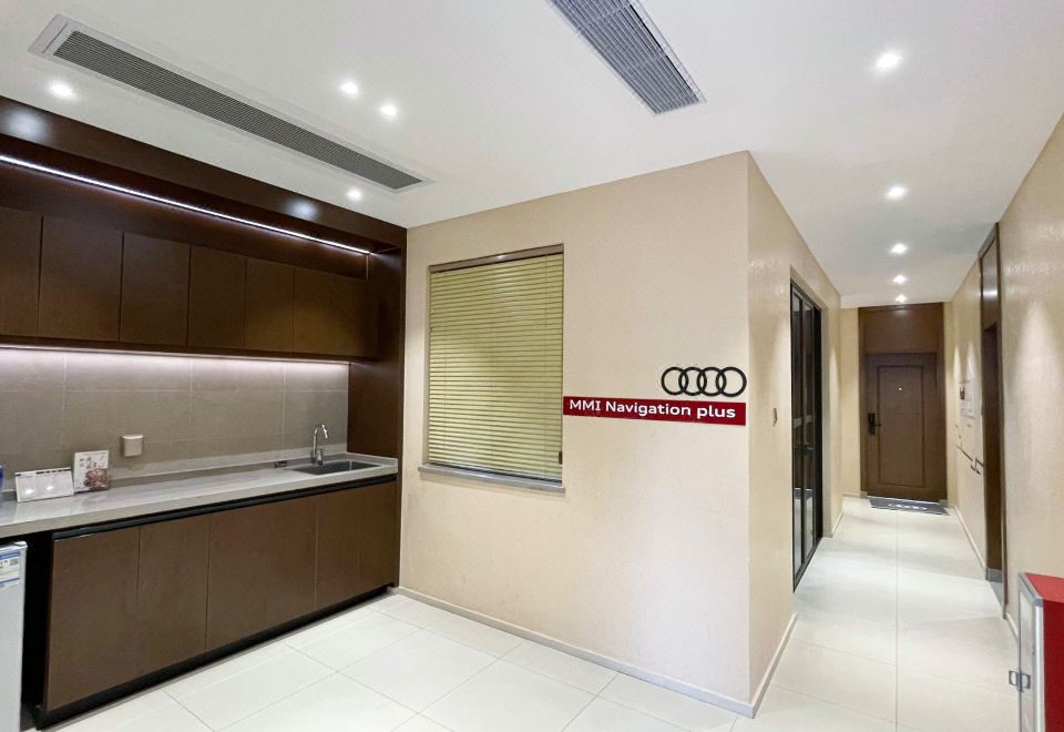 Yuetianxia Hot Spring HotelAudi Themed Waterside Hot Spring Twin Suite - Garden Tub