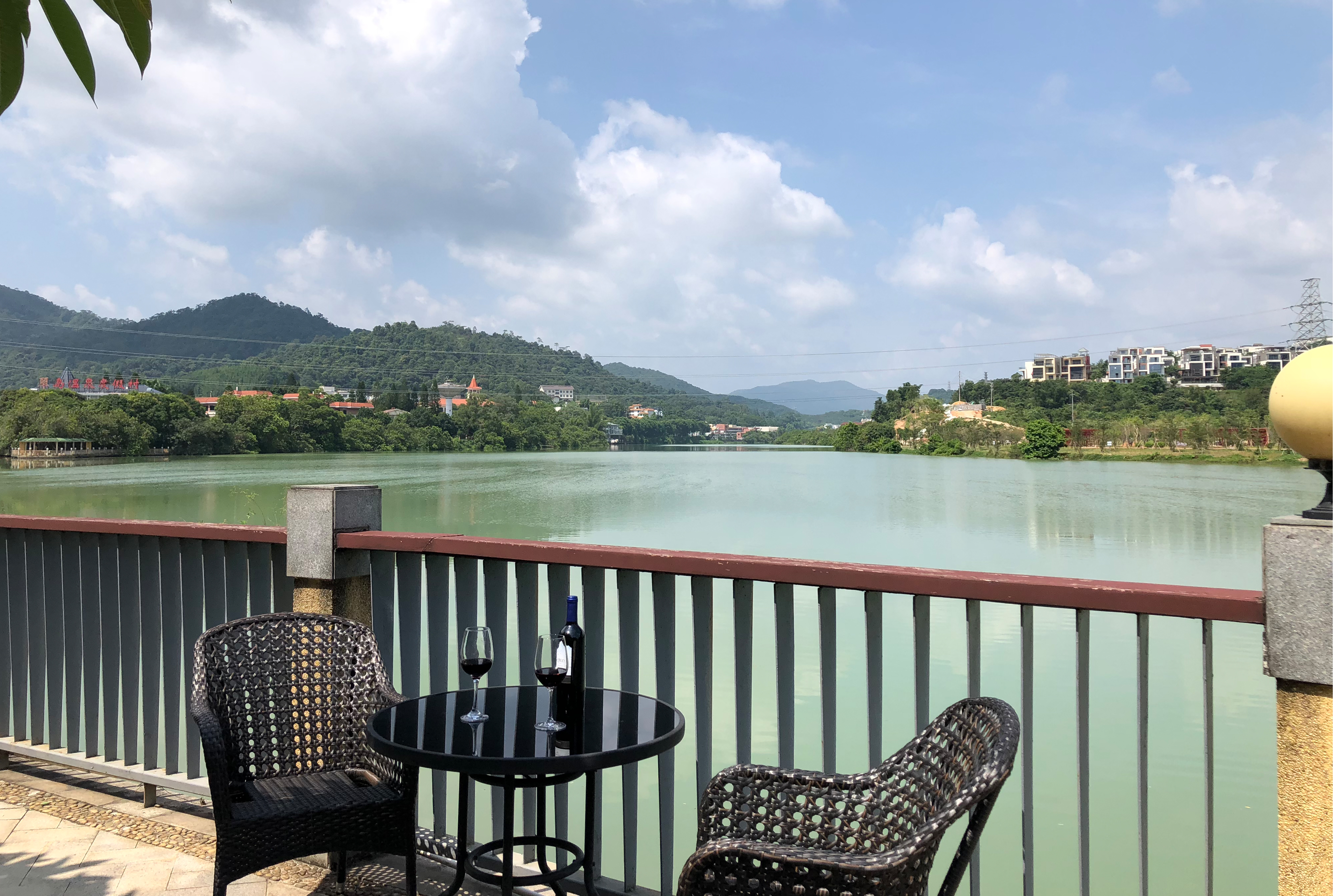 河景瑞士木屋房|独立温泉池