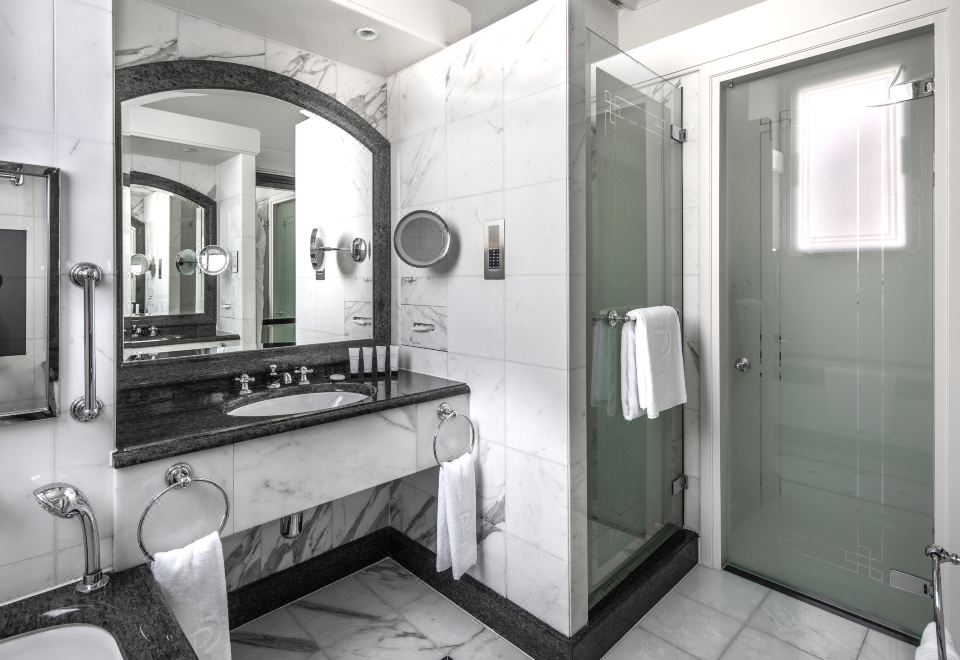 The Peninsula Hong KongDeluxe Room King