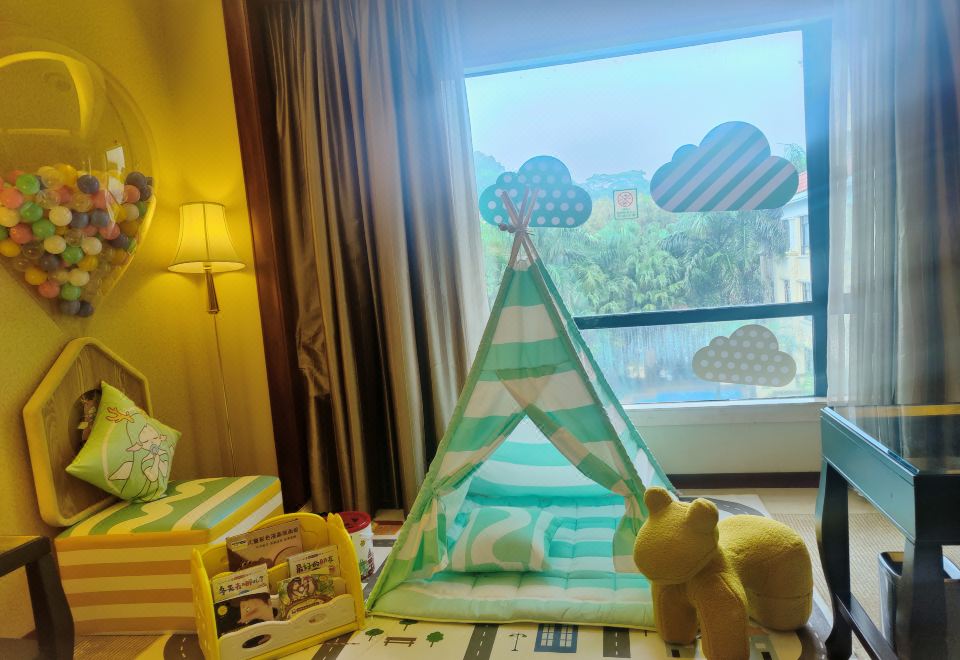 糖果飛屋主題大床房（小童玩具+萌娃帳篷+精彩繪本）
