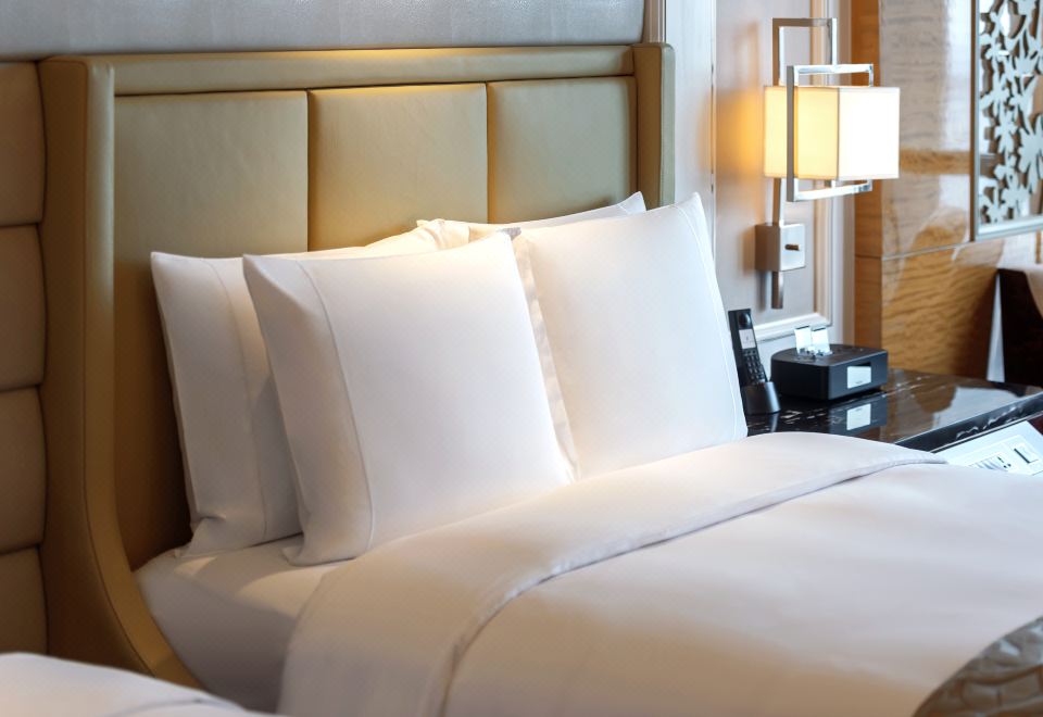 The Ritz-Carlton ChengduExceptional Executive Twin Room