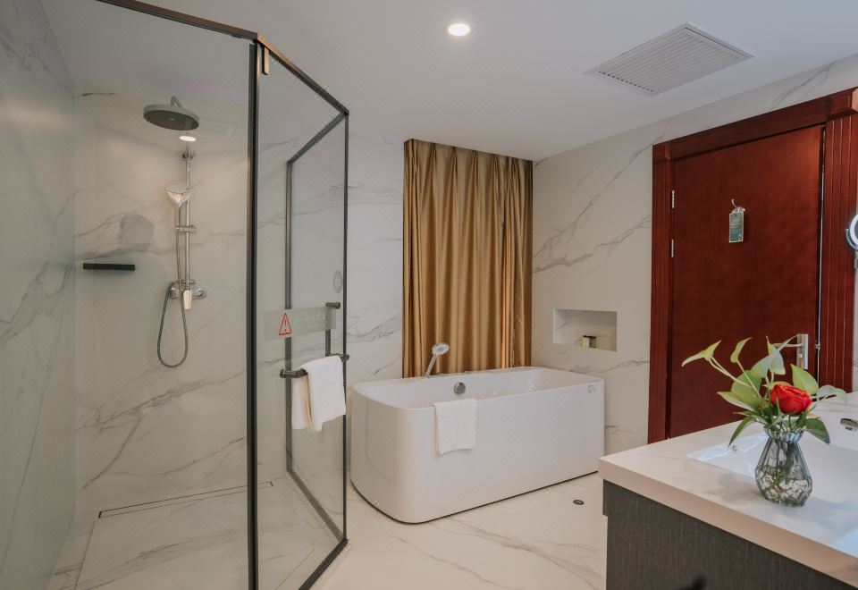 行政套間（保險箱+加濕器+小冰箱）