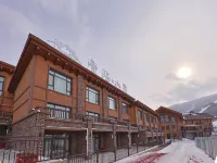 Xueyu Mountain Villa · Private Chalets · Single family townhouse hotel Hotels in 