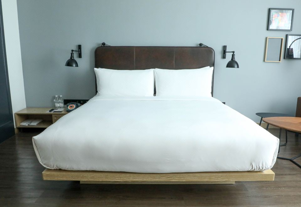 Moxy Shenzhen North StationSelected King Bed Room