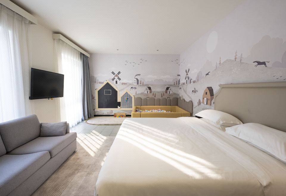 Beijing Placid Lake Resort HotelPrivate Courtyard Family Room With Private Hot Spring