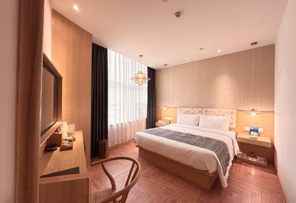 蒹葭居大床房（遮光窗帘+minibar）