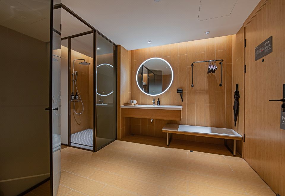 JI Hotel (Chengdu Taikoo Li 339 Tianfu Panda Tower)Superior Queen Room