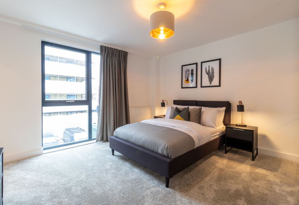 SevenStays Ashford - 2BR Luxury ApartmentsTwo-Bedroom Apartment