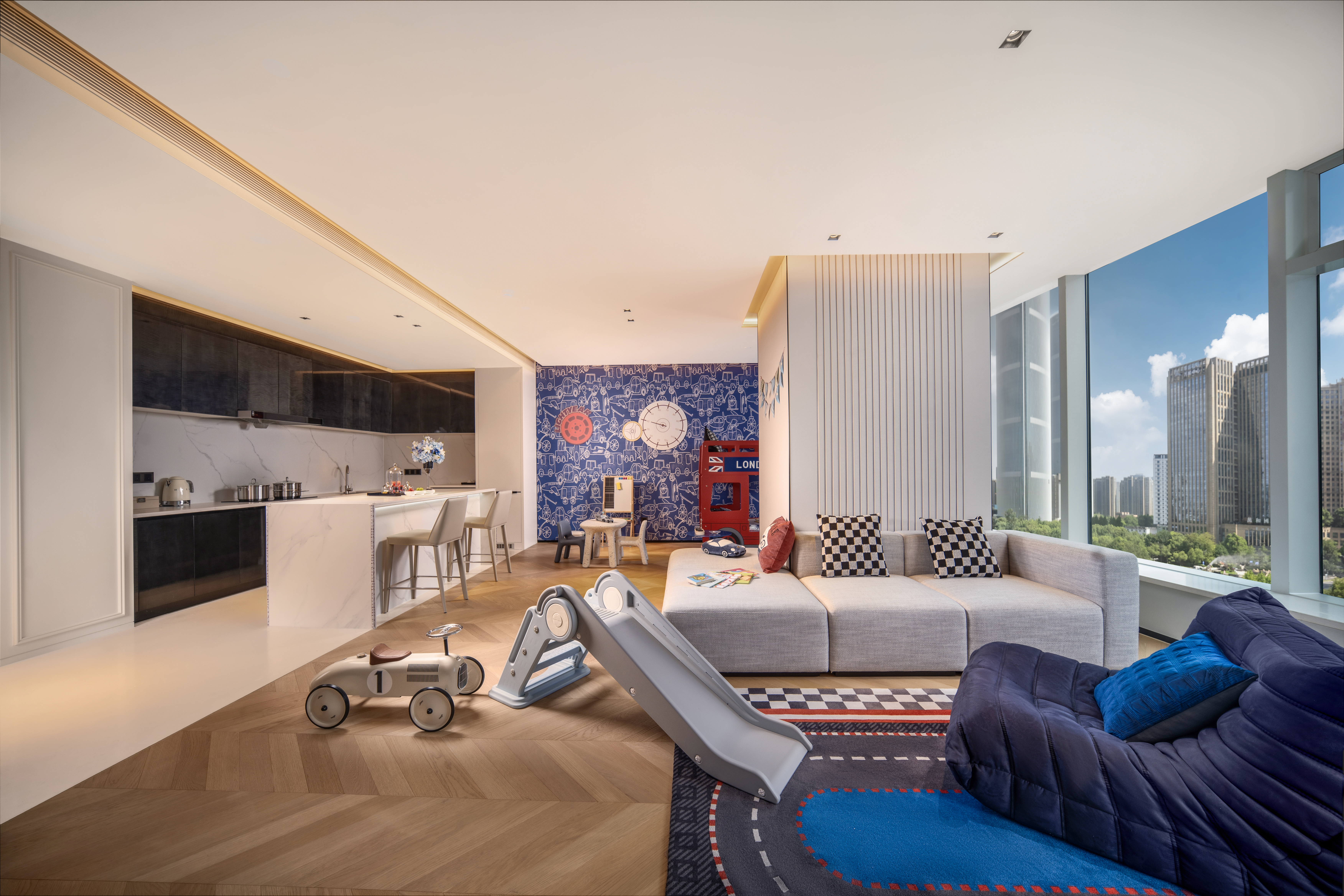 英伦巴士亲子家庭房