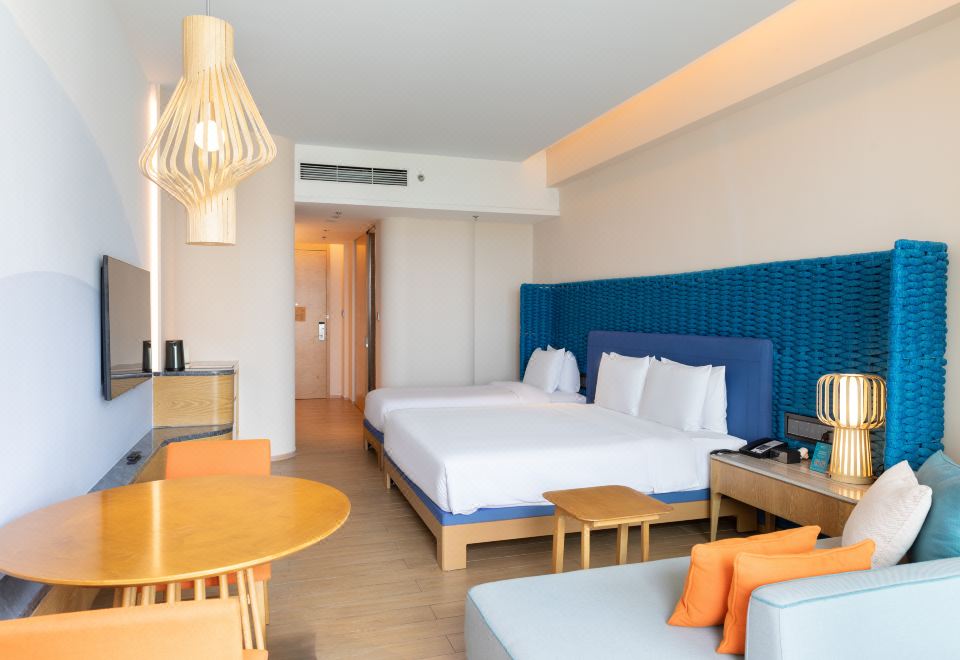 豪華家庭雙床房（一大一小床）