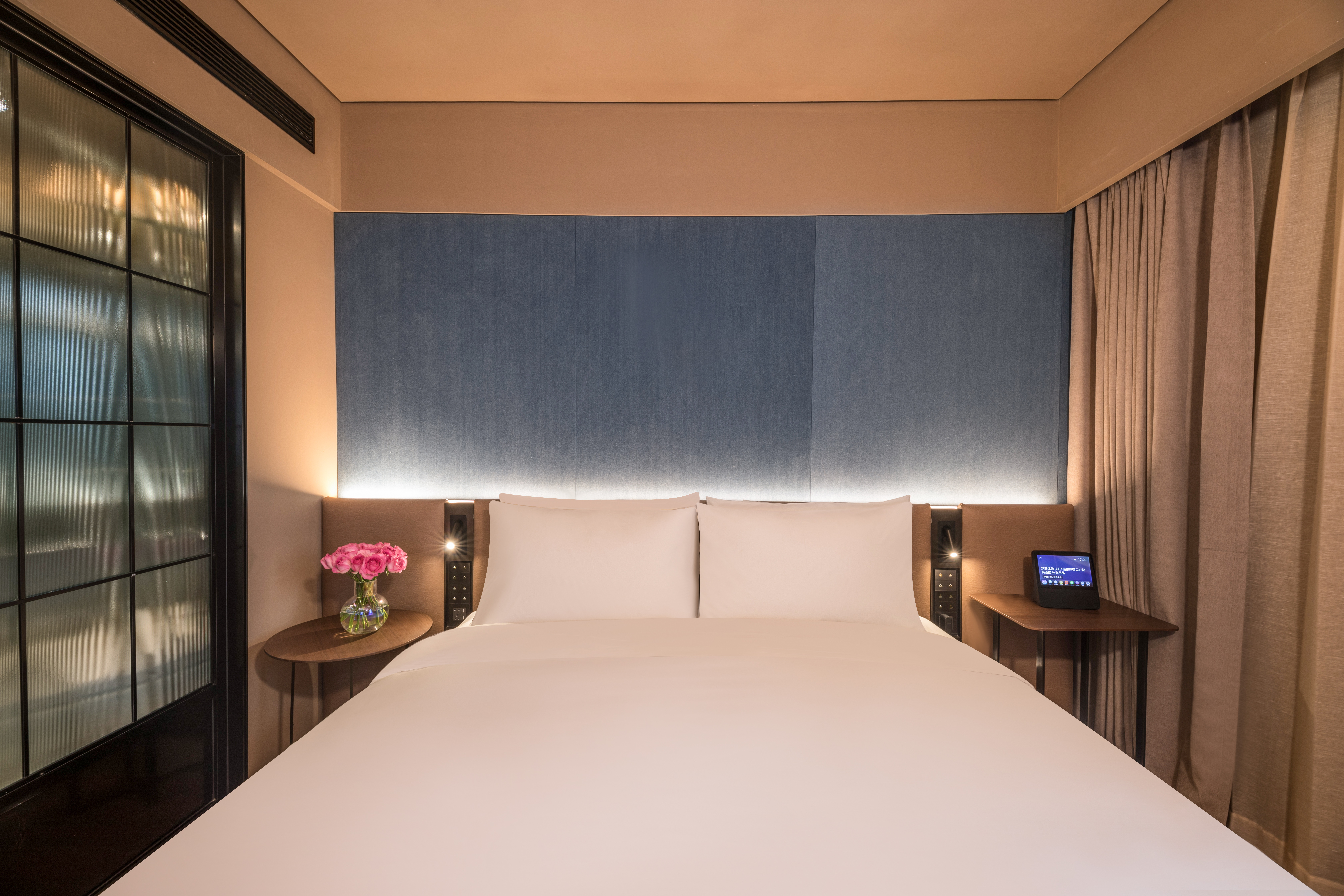 大床房（智能客控+KINGKOIL床垫+迷你冰箱）