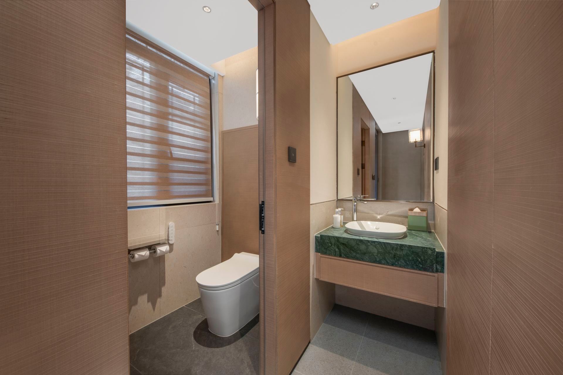 Three-Bedroom Villa (2 King Beds + 1 Single Bed, Courtyard Access)