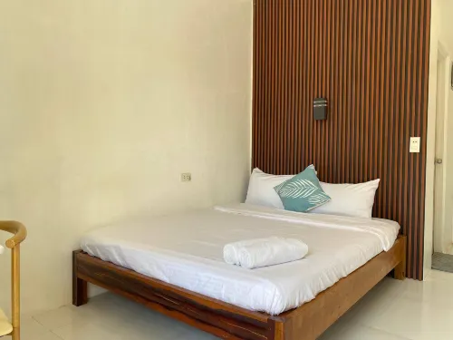 RedDoorz @ Westeria Hostel
