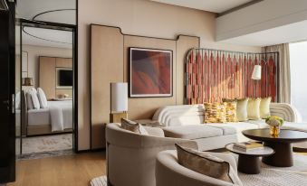 Four Seasons Hotel Guangzhou - Housity