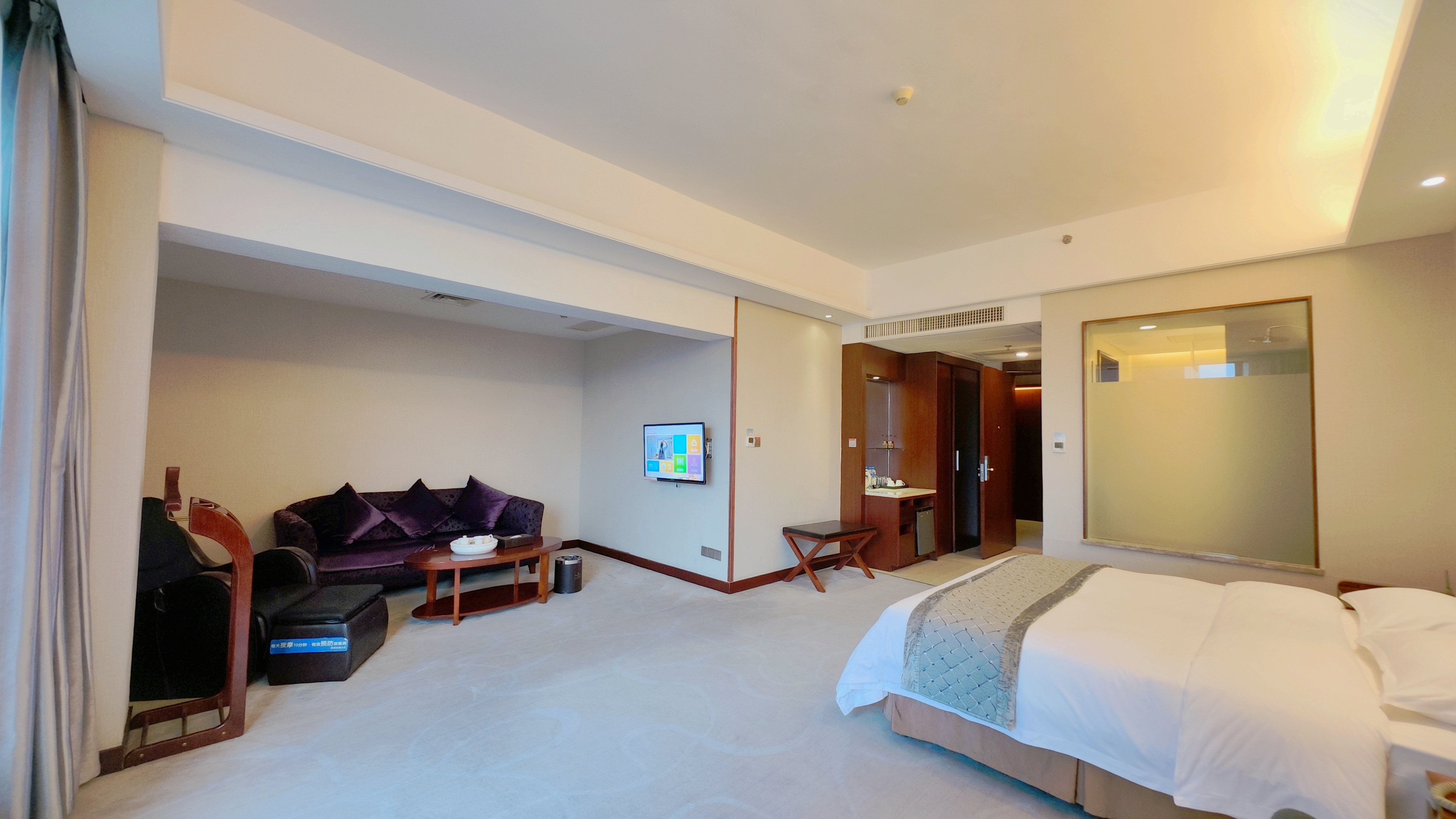 豪华大床房（城中漫居+城市景观+慕斯床品）