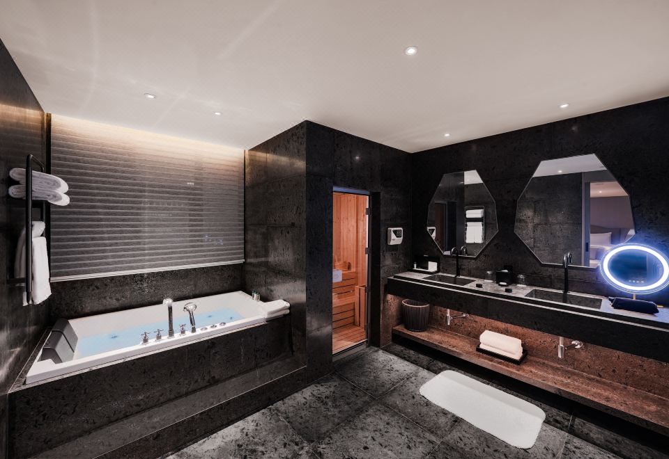 家庭三卧豪华行政套房