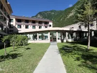 Rezen Hotel Jiuzhaigou Qianhe Hotel di Jiuzhaigou
