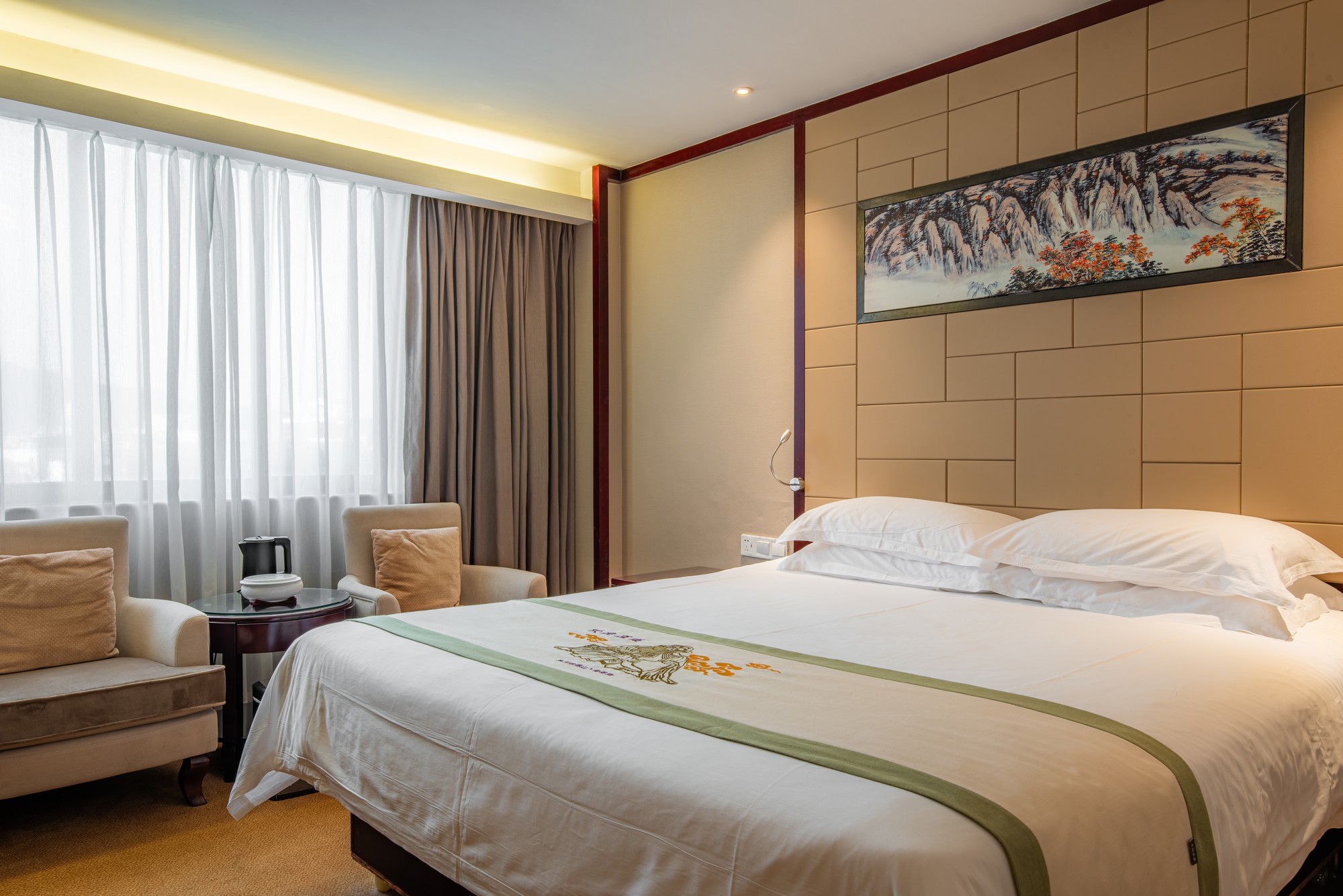 Overseas Chinese Hotel舒适双拼大床房