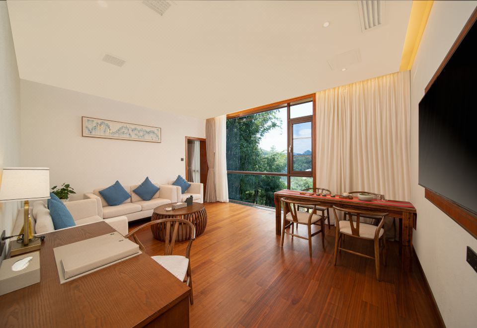 瀑布景观豪华套房