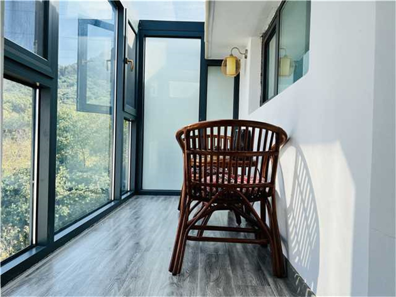 静心—阳台大床房