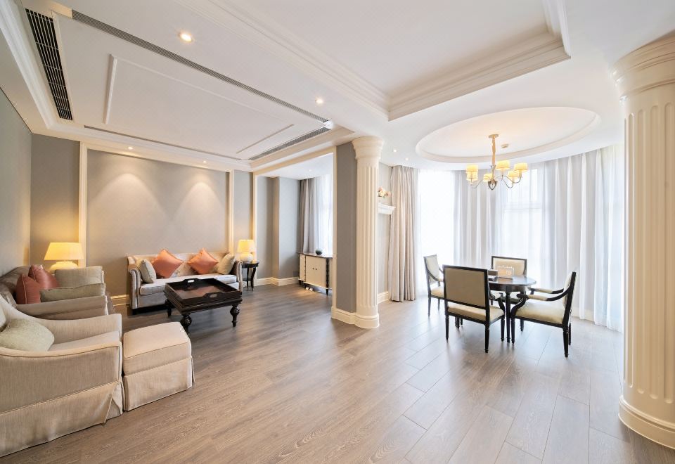 豪华景观大床套房